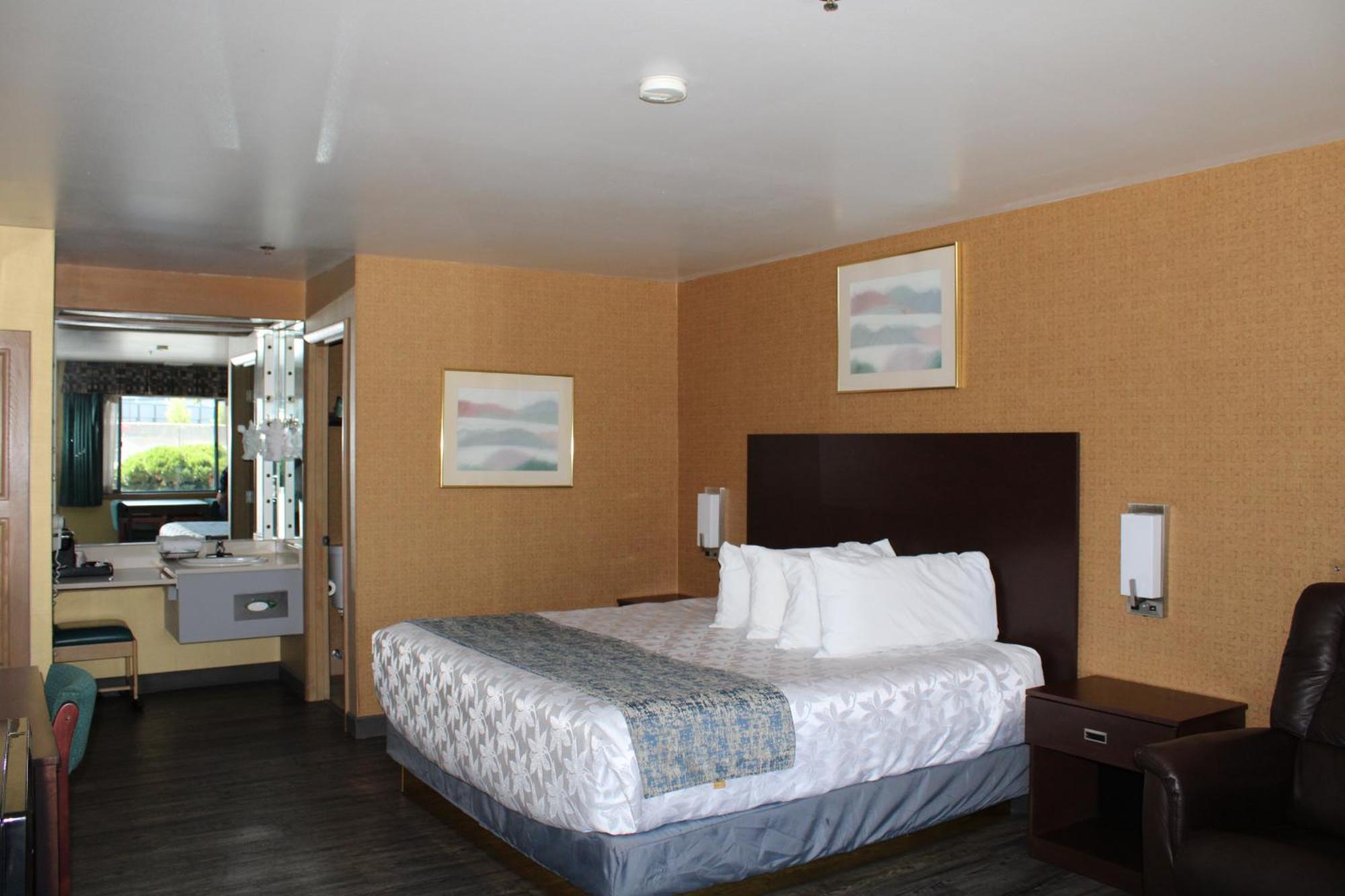 Americas Best Value Inn Phoenix Medford Exterior foto
