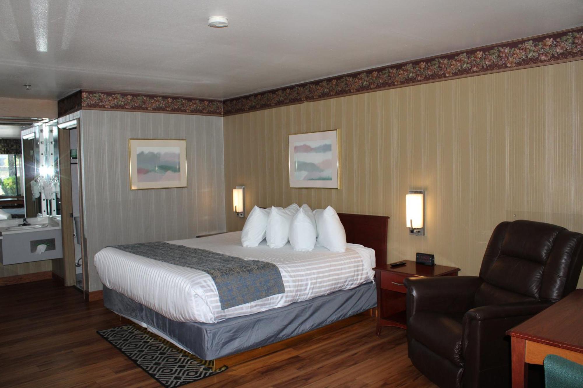 Americas Best Value Inn Phoenix Medford Exterior foto