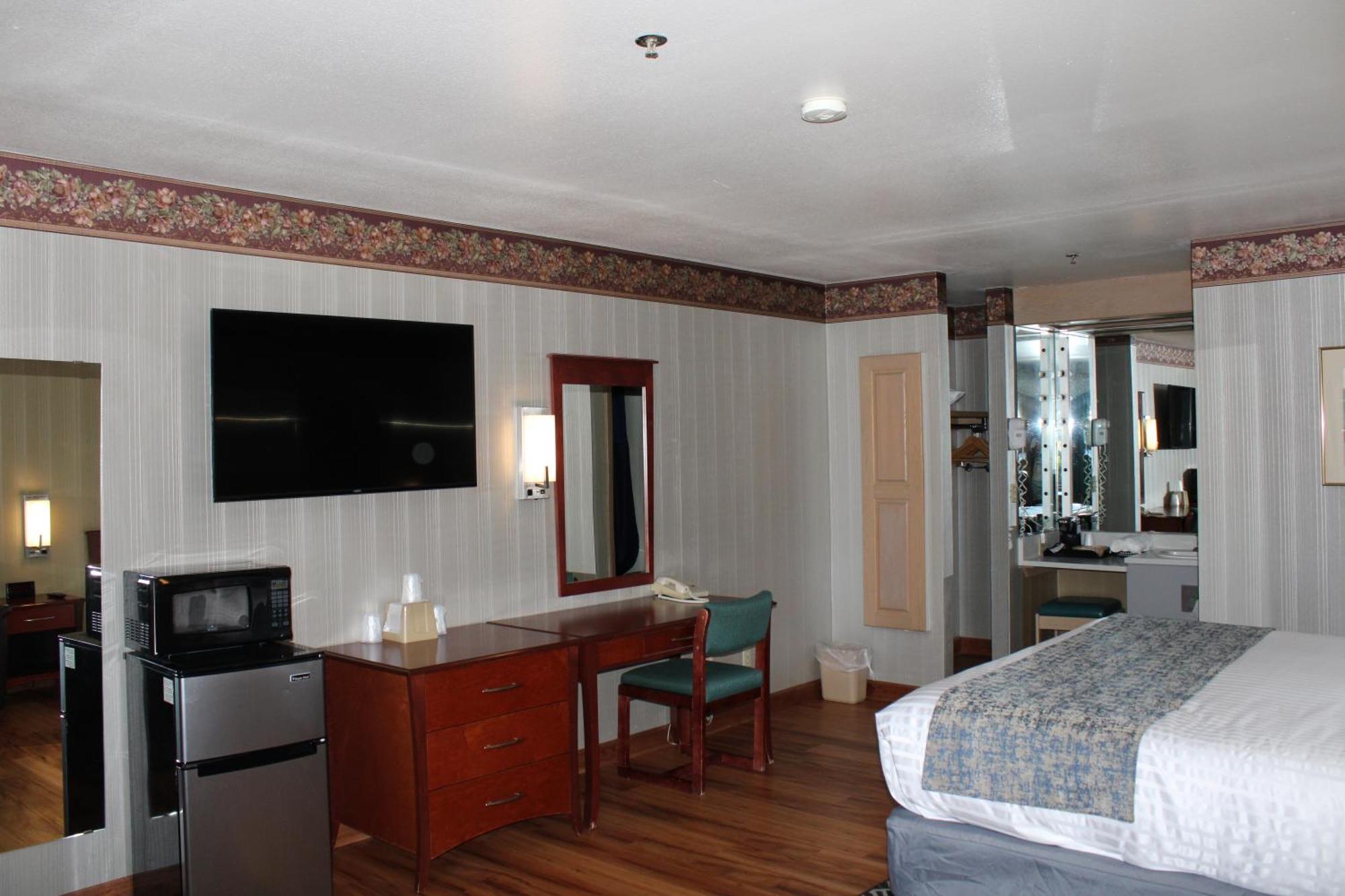 Americas Best Value Inn Phoenix Medford Exterior foto