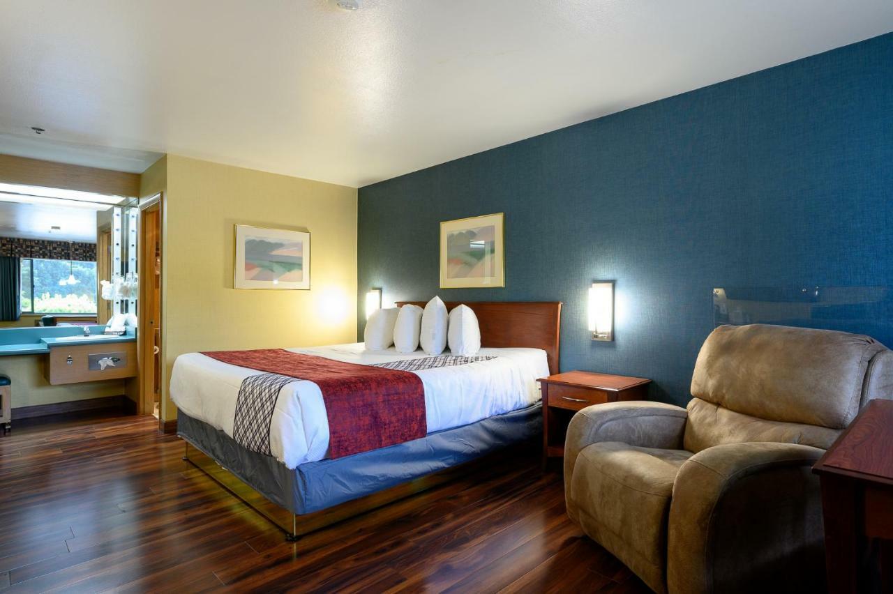 Americas Best Value Inn Phoenix Medford Exterior foto